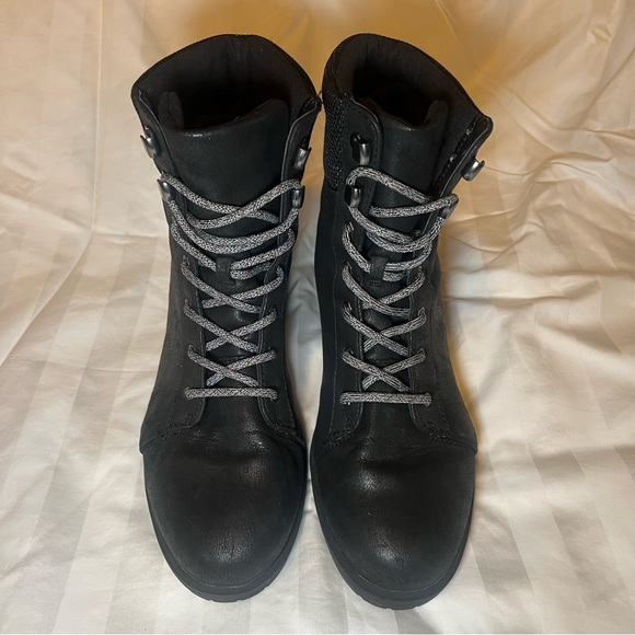 Universal Thread Women’s 11 Black Micro Suede Sweater Cuff Ankle Combat Boot - Picture 1 of 7